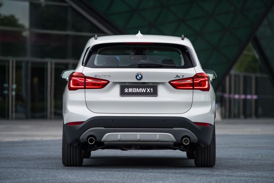  BMW X1 xDrive25Li Sport Line 2016 года  (фото 3 из 20)